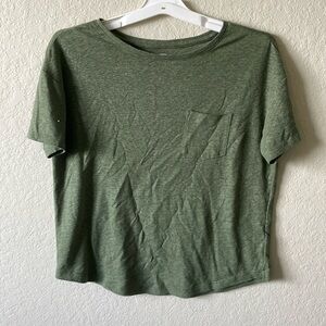 Green Old Navy shirt